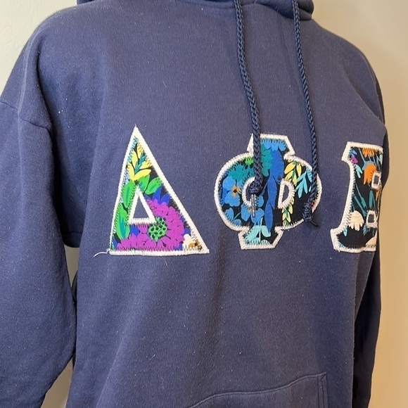 Women’s Delta Phi Epsilon Vera Bradley Sweatshirt - Picture 4 of 8